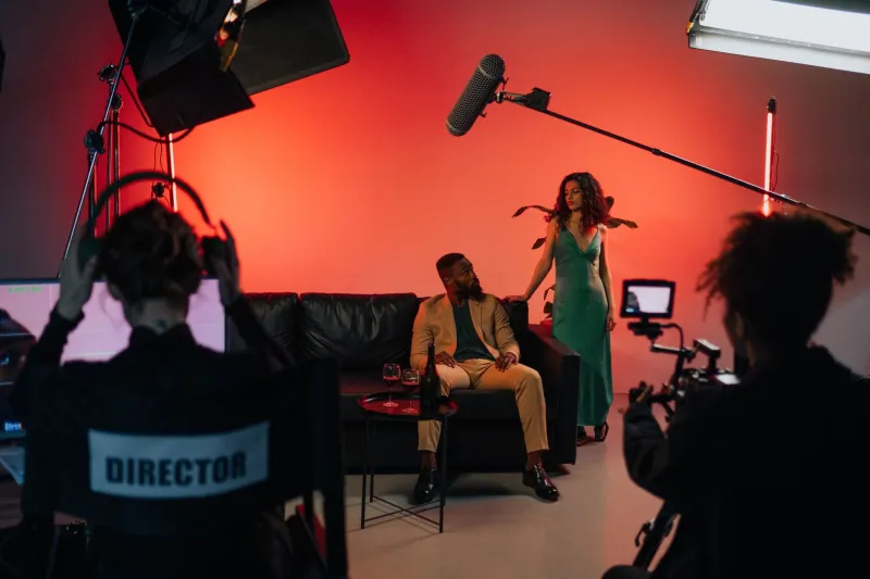 Holding the Mic: How Women Boom Operators Are Claiming Their Place in the Sonic Architecture of American Film